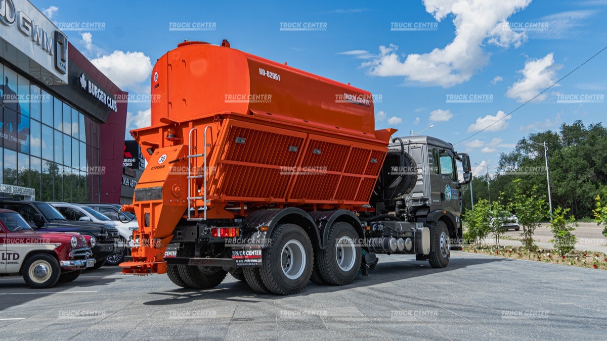 Комбинированная дорожная машина КО-829Б1 на шасси HOWO T5G 6x4