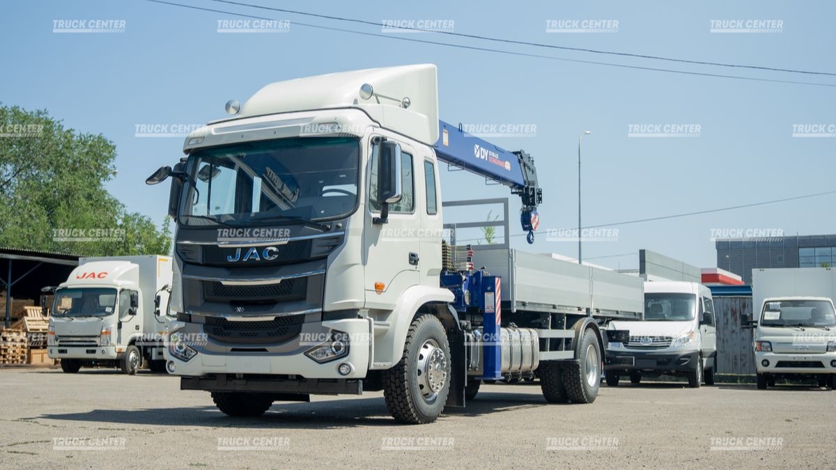 Кран-манипулятор на бортовом автомобиле JAC N200