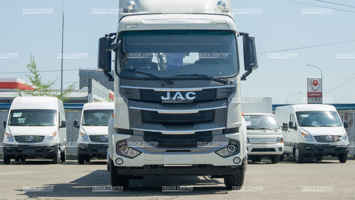 Кран-манипулятор на бортовом автомобиле JAC N200