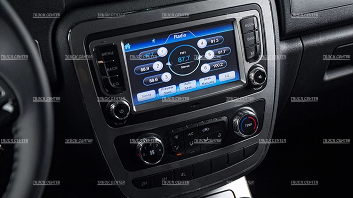 Легковой автомобиль  JAC T6