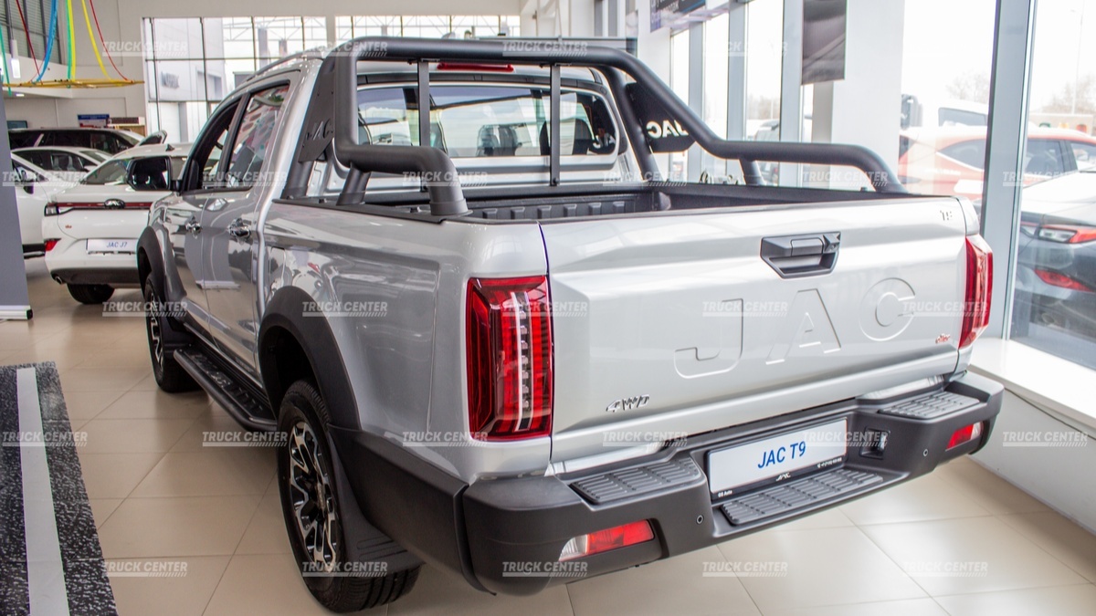 Легковой автомобиль  JAC T9