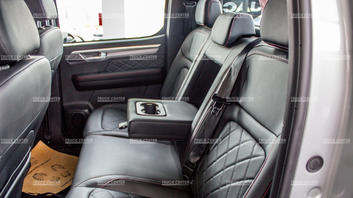 Легковой автомобиль  JAC T9