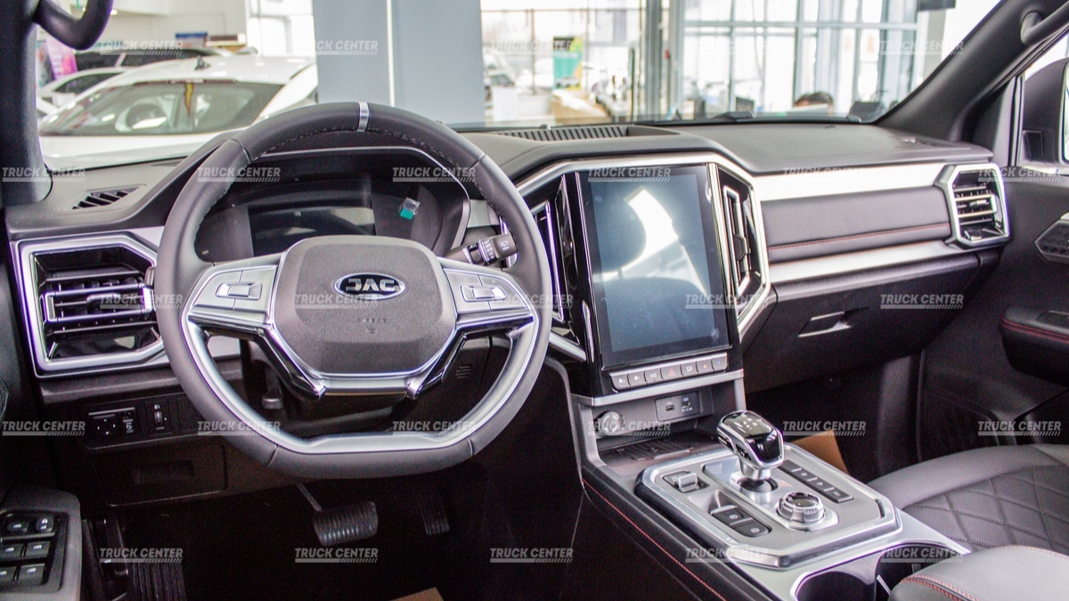 Легковой автомобиль  JAC T9