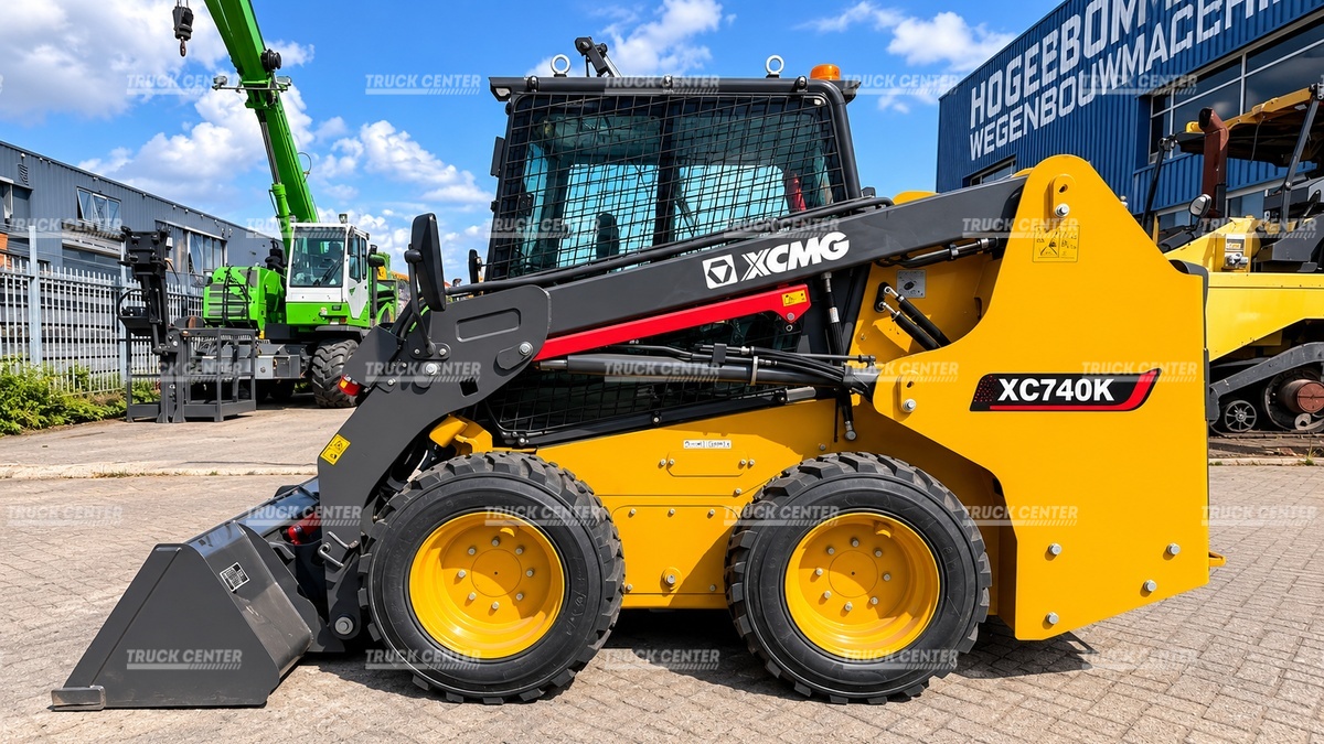 Мини погрузчик XCMG XC740K