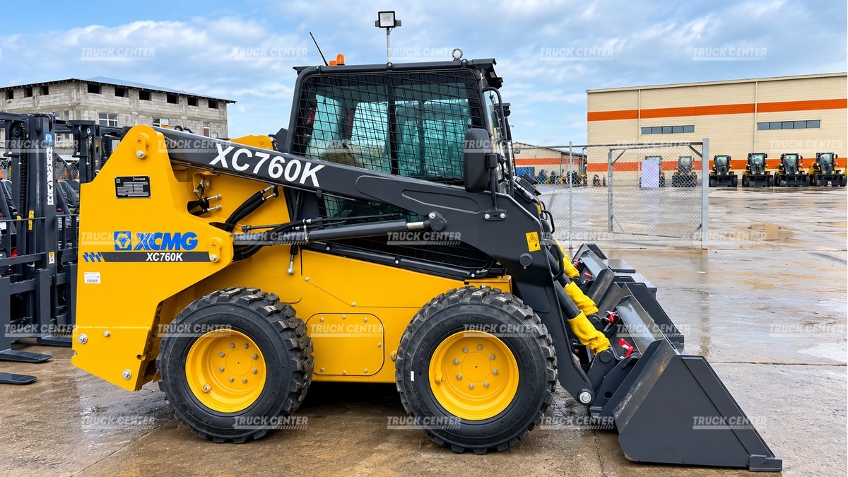 Мини погрузчик XCMG XC760K