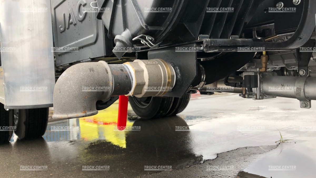 Мусоровоз на шасси JAC N120 объем кузова 8 м³