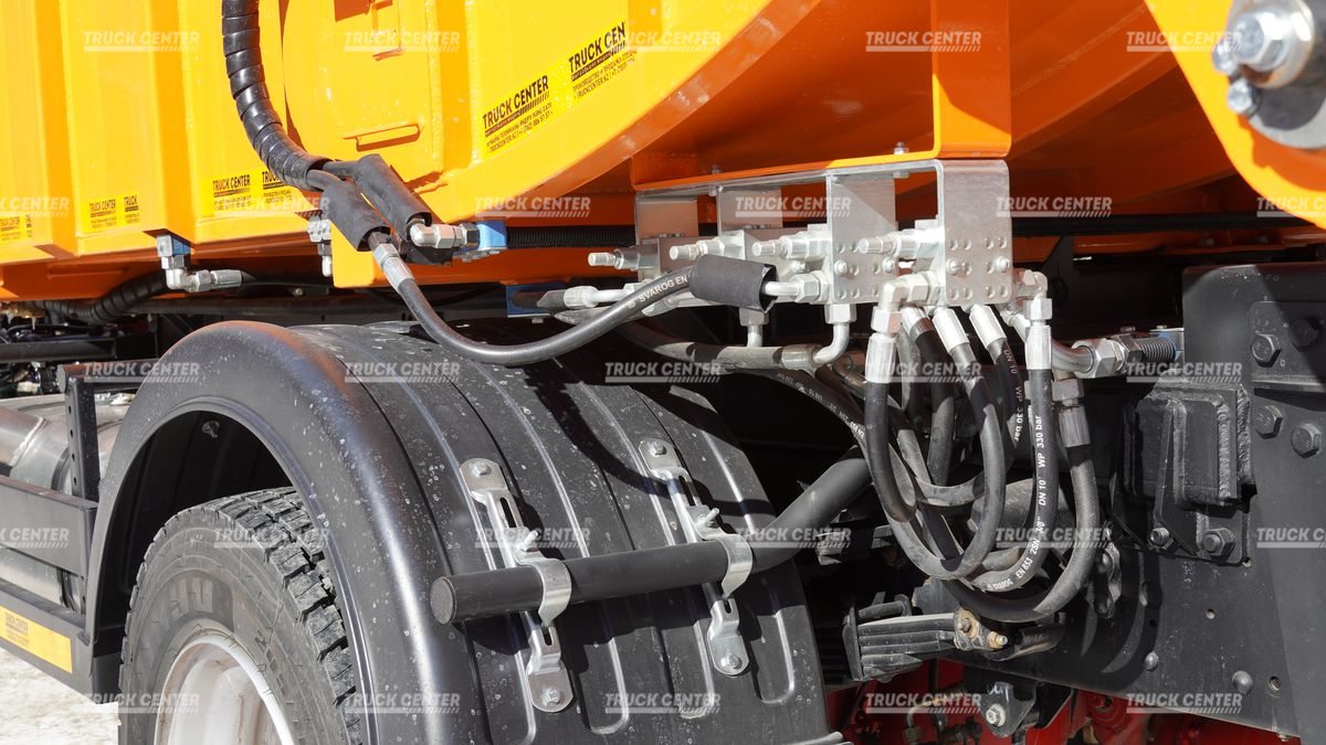 Мусоровоз с задней загрузкой KBR-P8К9 на шасси DONGFENG C120S объем кузова 8,7 м³