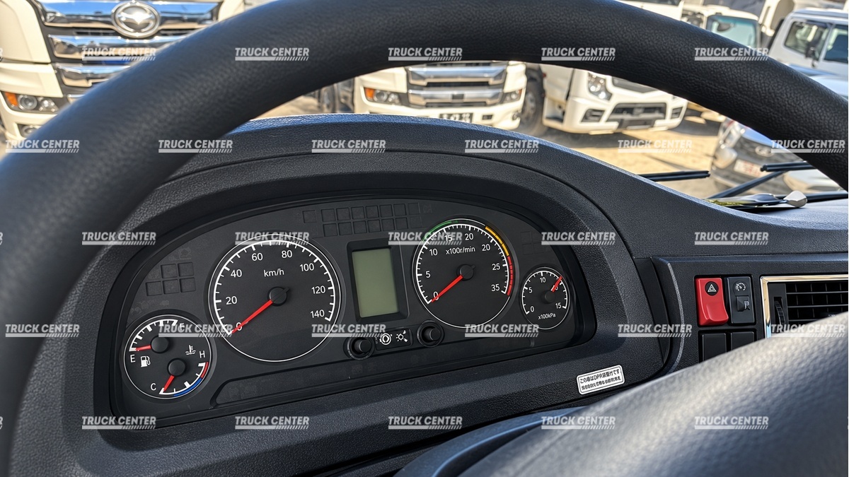 Промтоварный фургон DONGFENG С180LA