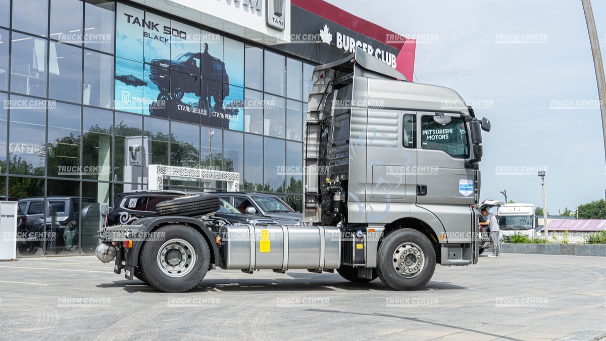 Седельный тягач SITRAK C7H 4×2