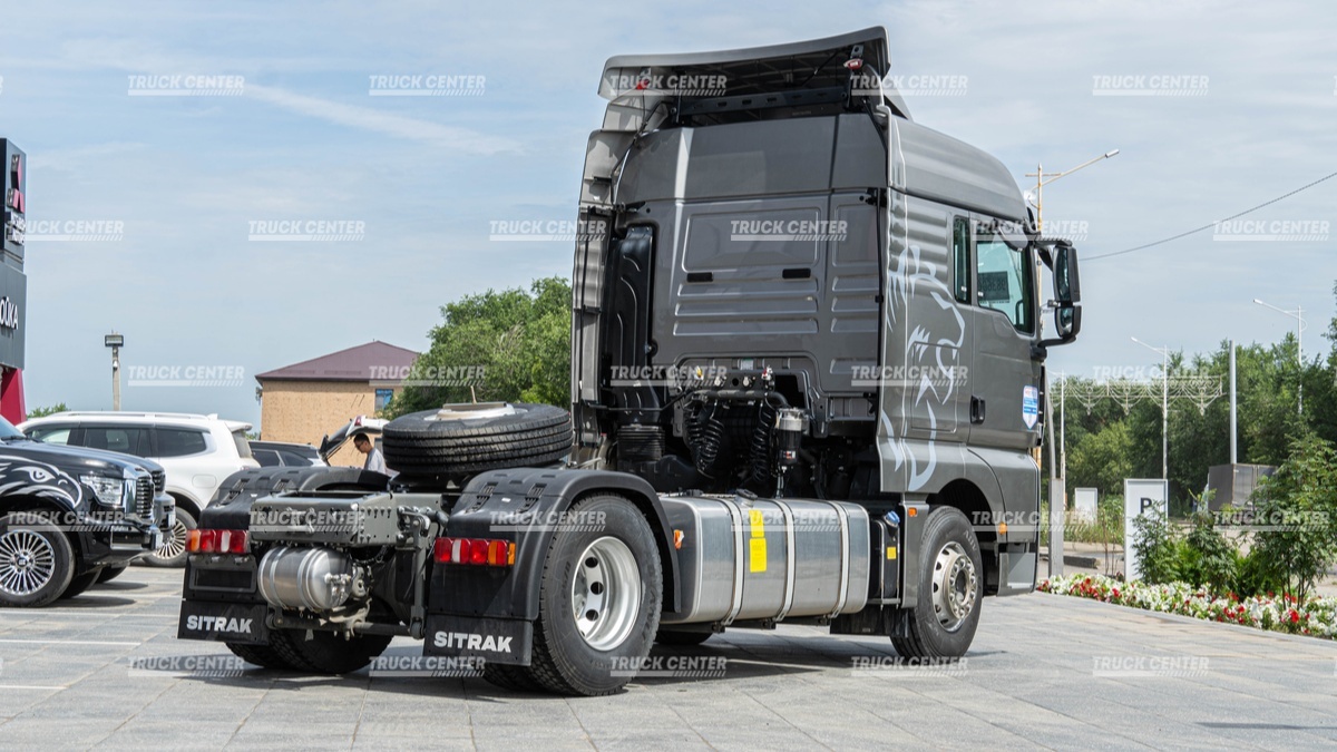 Седельный тягач SITRAK C7H 4×2