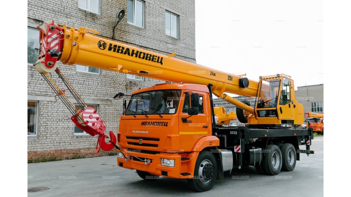 Автокран Ивановец КС-45717К-1М грузоподъемностью 25 тонн