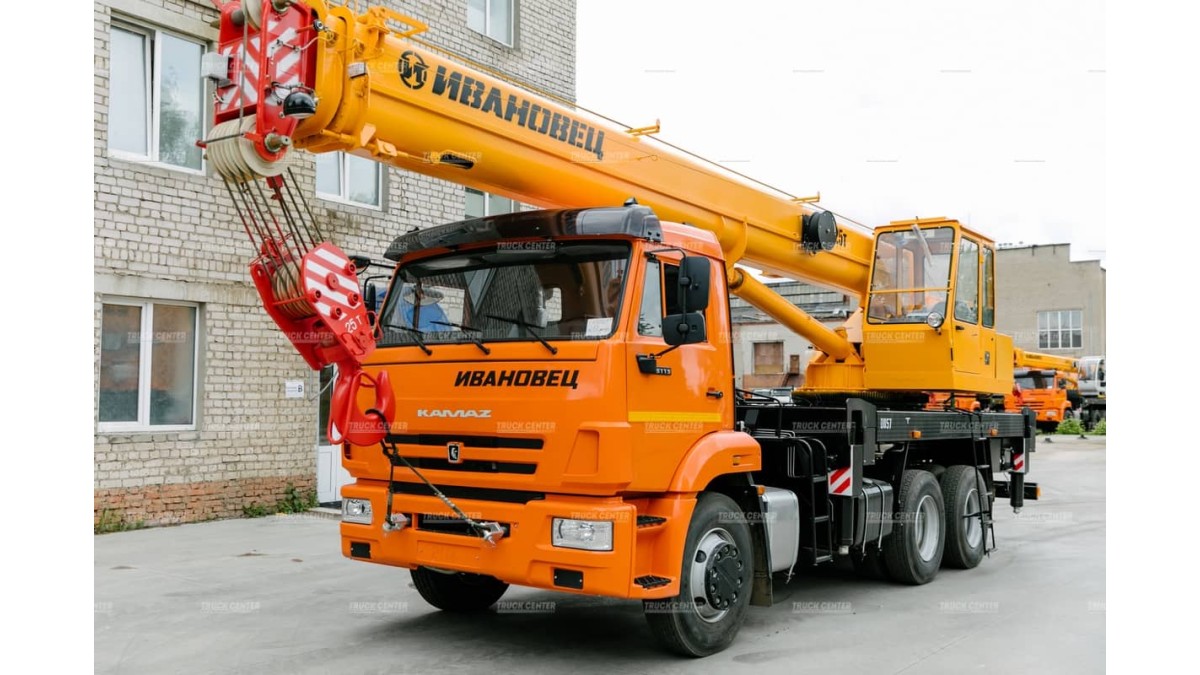 Автокран Ивановец КС-45717К-1В грузоподъемностью 25 тонн