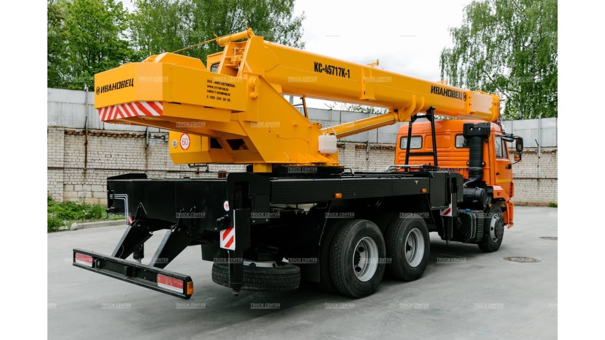 Автокран Ивановец КС-45717К-1В грузоподъемностью 25 тонн