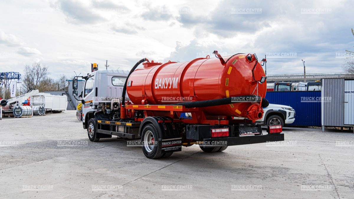 Вакуумная машина  (ассенизатор) вместимость цистерны 4,5 м3 на шасси DongFeng C80N