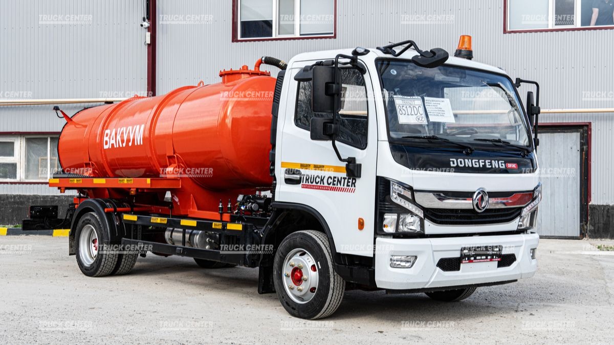 Вакуумная машина  (ассенизатор) вместимость цистерны 4,5 м3 на шасси DongFeng C80N