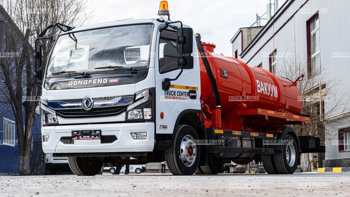Вакуумная машина  (ассенизатор) вместимость цистерны 4,5 м3 на шасси DongFeng C80N