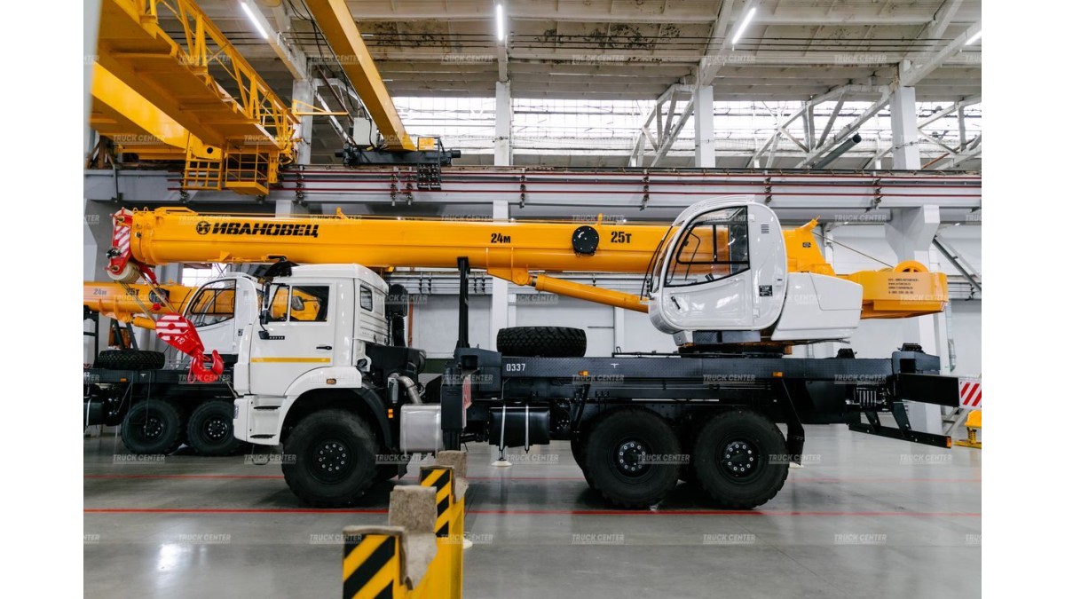 Автокран Ивановец КС-45717К-3М (стрела 24 м) грузоподъемностью 25 тонн
