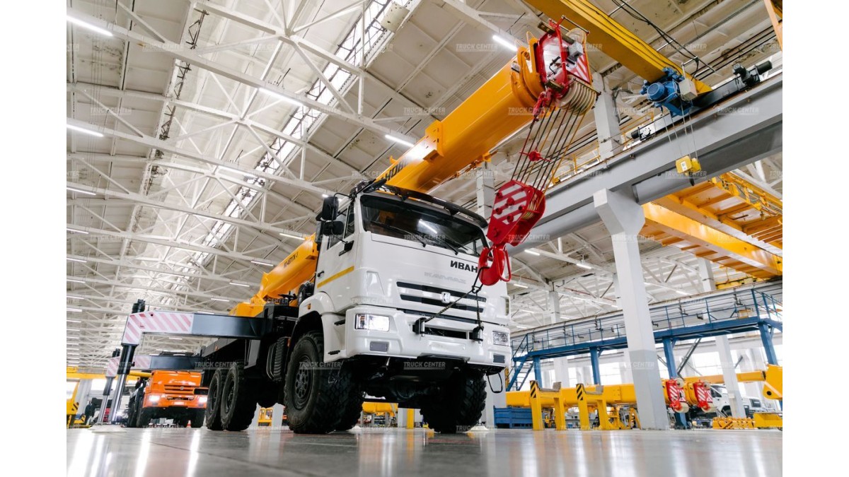 АВТОКРАН ИВАНОВЕЦ КС-45717К-3М (стрела 24 м)