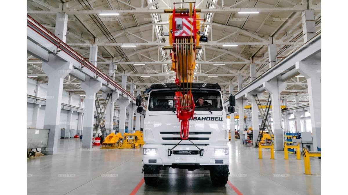 Автокран Ивановец КС-45717К-3М (стрела 24 м) грузоподъемностью 25 тонн