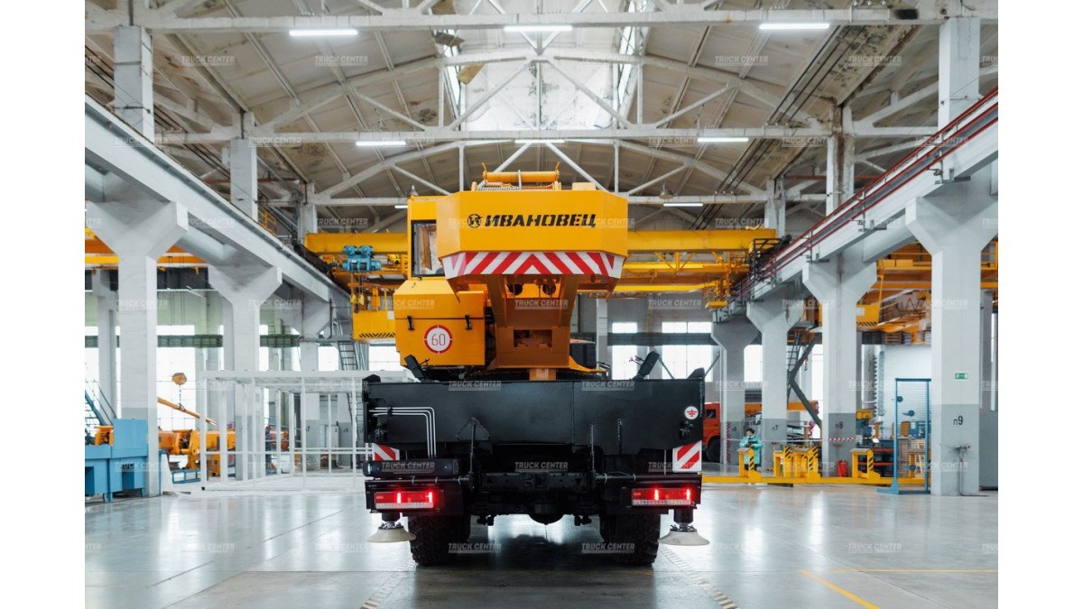 Автокран Ивановец КС-45717К-3В (стрела 21 м) грузоподъемностью 25 тонн